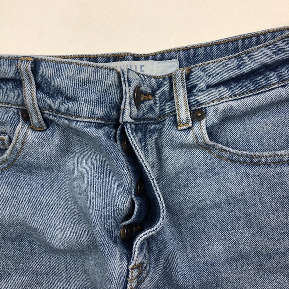 Brandy Melville Cutoff Jean Shorts - Picture 6 of 6